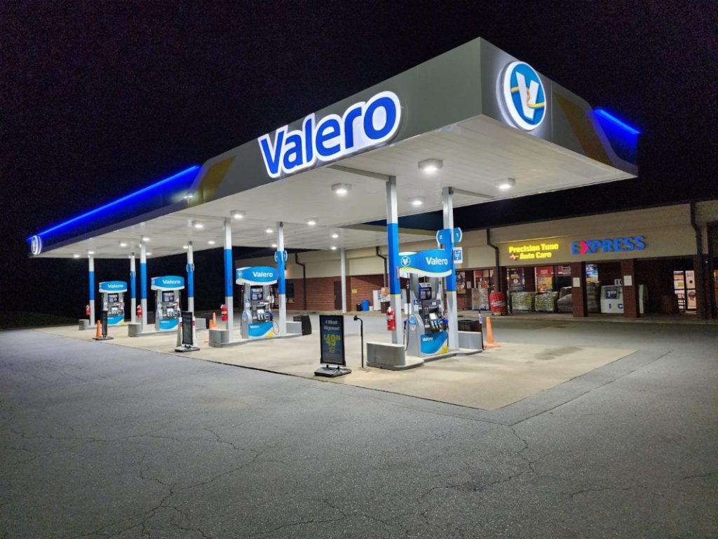 AAFEES CANOPY AND PUMPS AFTER LITTLE ROCK